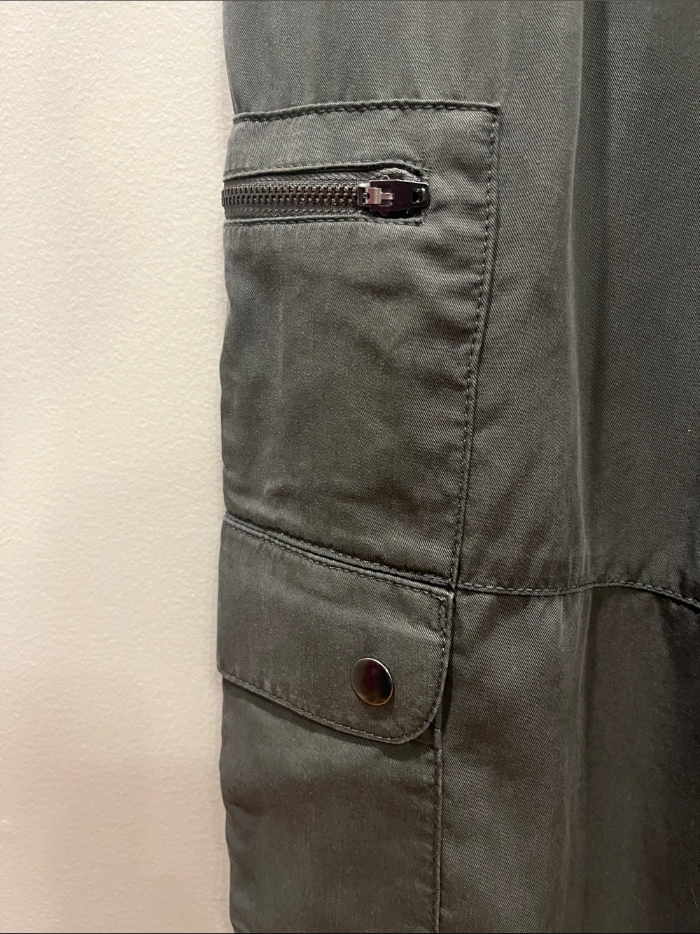 Banana Republic Green Joggers - Picture 2 of 7